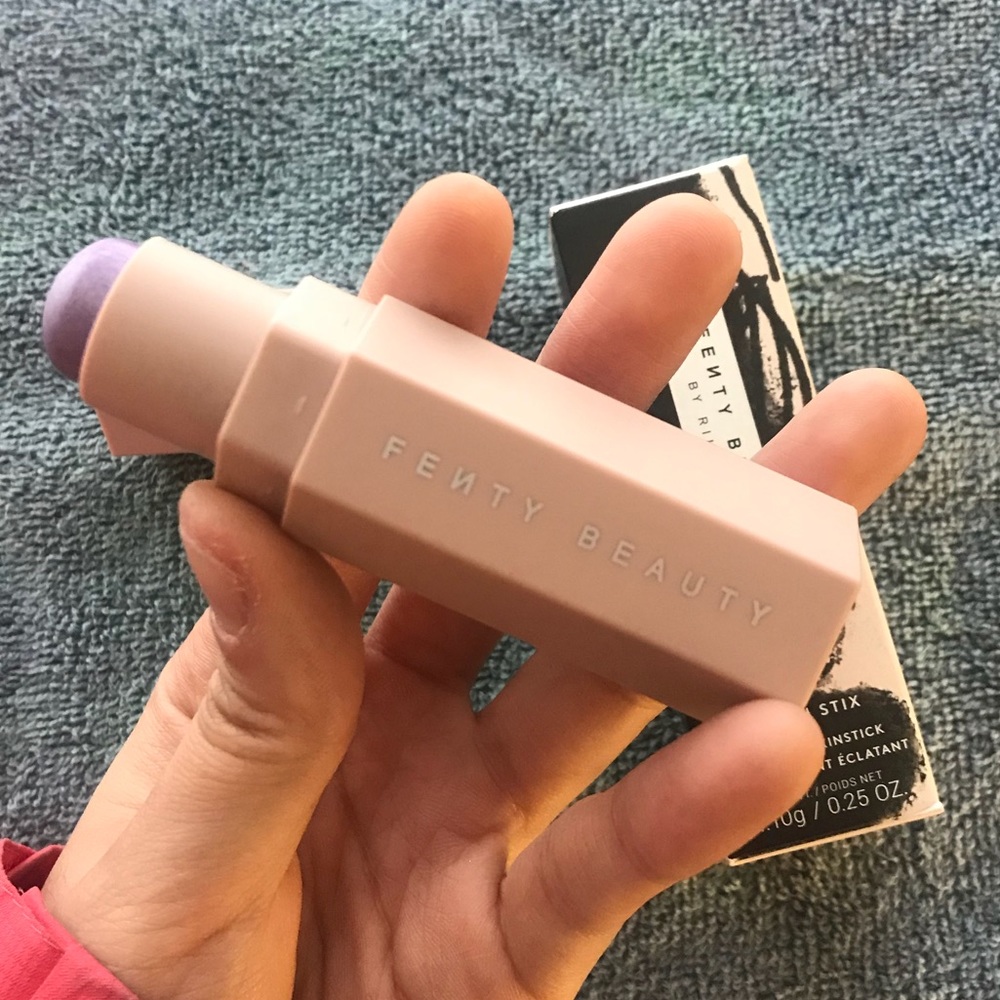 🦄 FentyBeauty Highlighter ✨ / Sold on Ⓜ️ercari